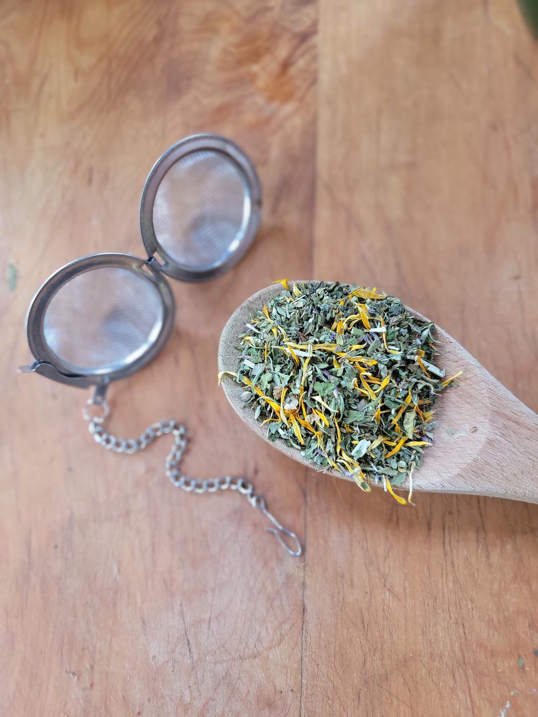 Loose Leaf Organic Digestive Tea Blend with Tea Strainer